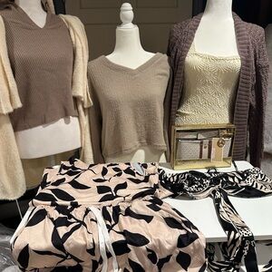 Great condition size L sweater bundle with brand new WRANGLER FALL BAG